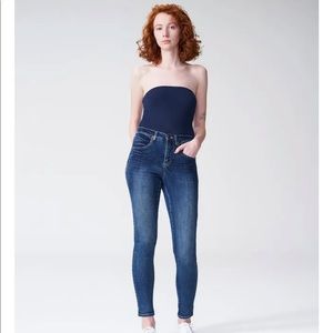 Universal Standard Seine 32” high rise jeans sz 36